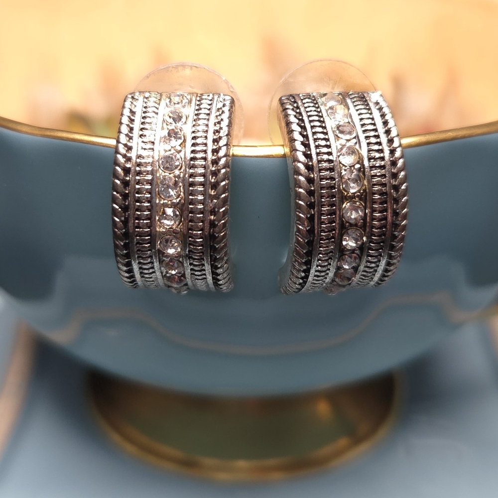Vintage Textured Silver Plated J Hoop Earrings Crystal Accent Pristine - Picture 2 of 5
